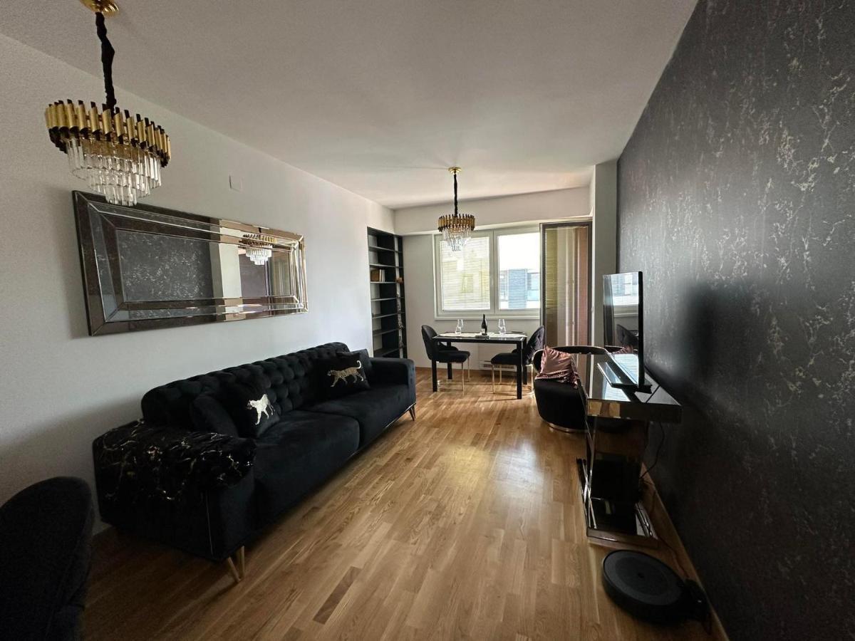 Royal Casa Apartment *