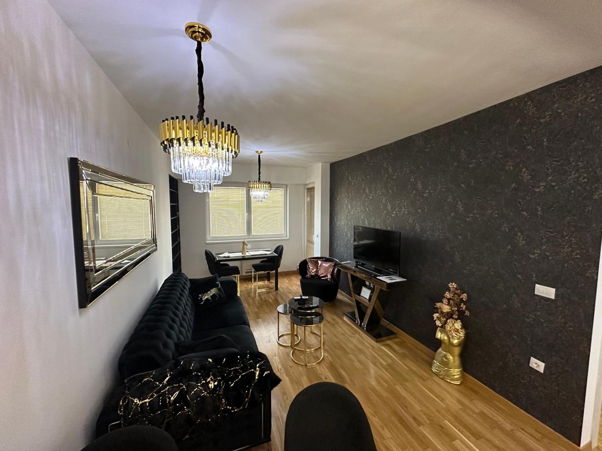 Royal Casa Apartment *